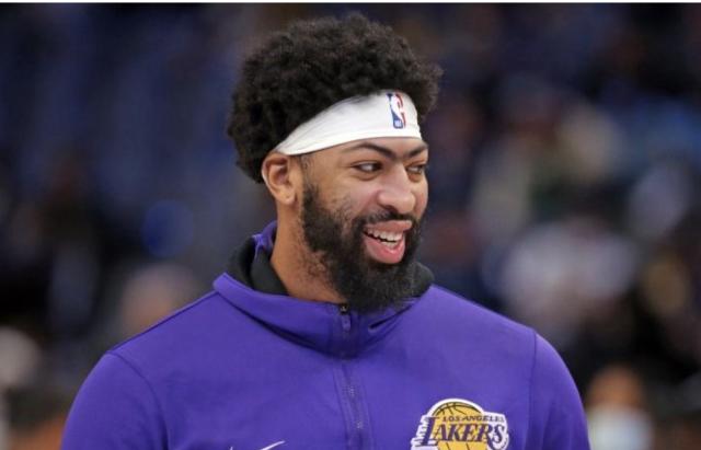 Bet365体育平台-浓眉将出战季前赛首战 对新赛季防守配置感到满意