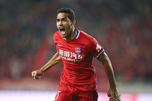 Bet365体育集团-卡尔德克抵深待官宣 阿奇姆彭瓦卡索加盟前景乐观